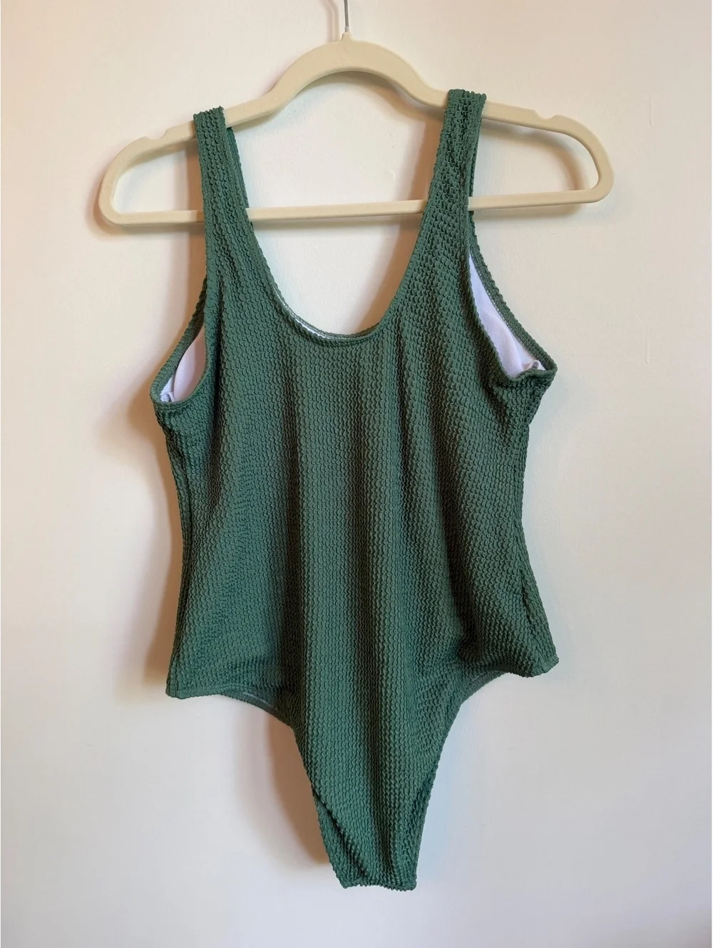 Crinkle Textured 1 pc Swimsuit Women size Small Green Slimming Padded